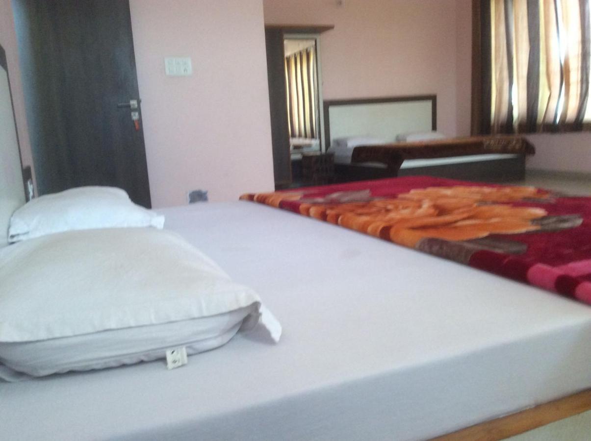Hotelyashpalace Maihar Εξωτερικό φωτογραφία